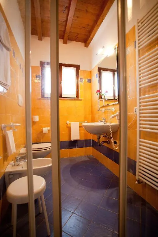 Farm stay Agriturismo Santa Maria Bressanoro Villa Castelleone